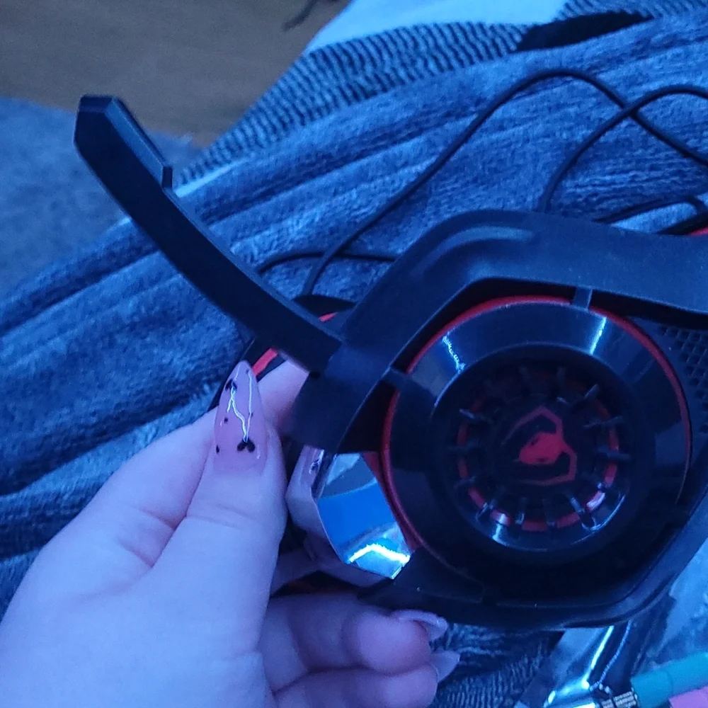 Gently used gaming head set